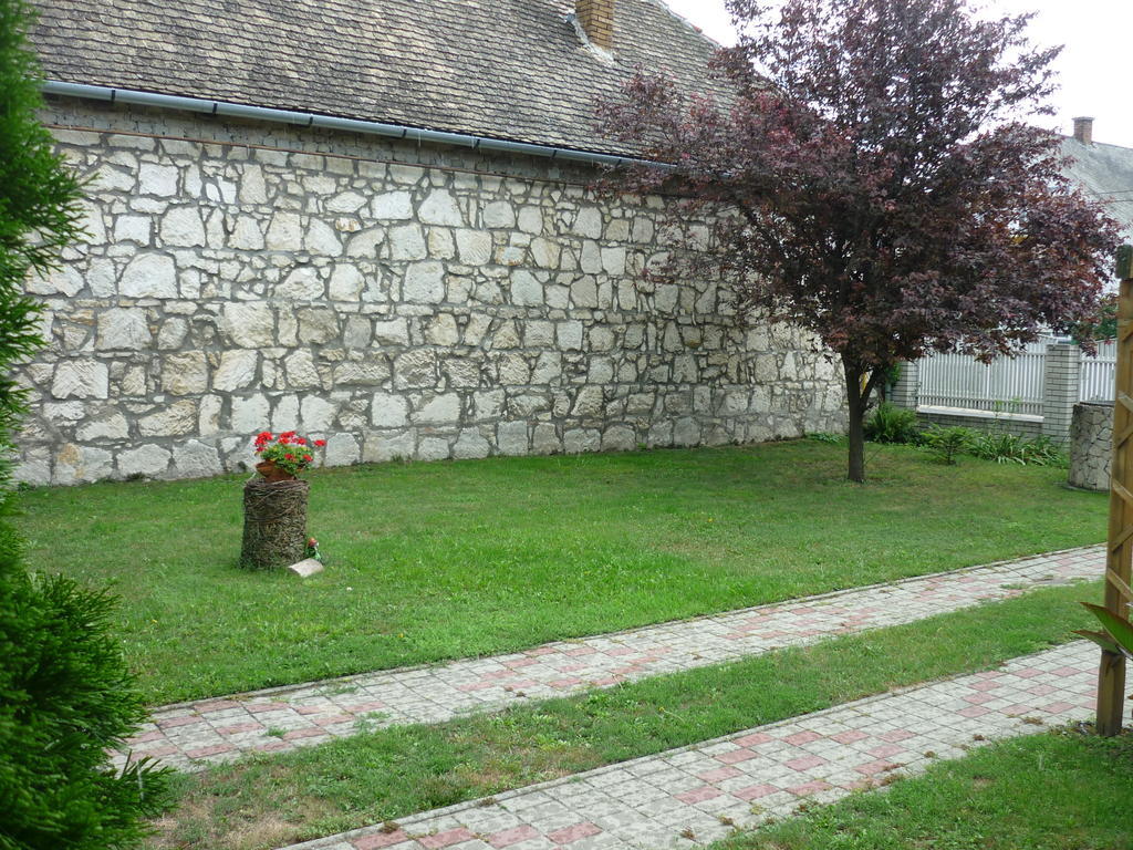 Falusi Vendégház Etyek Kültér fotó